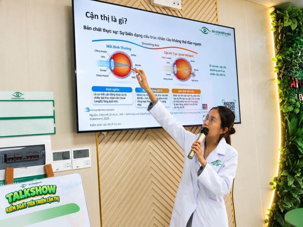 Trung tâm Kiểm soát Tiến triển Cận thị tại Bệnh viện Mắt Sài Gòn Biên Hòa đồng hành cùng phụ huynh theo dõi cận thị từ sớm, chăm sóc thị lực cho trẻ qua từng năm học.